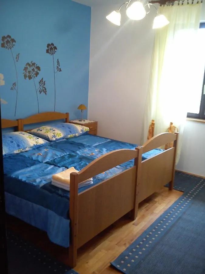 Apartment Violeta 풀라