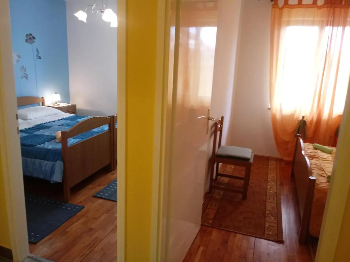 Apartment Violeta 풀라